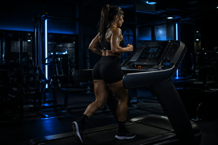 Corrida em esteira, treino aeróbico para emagrecimento